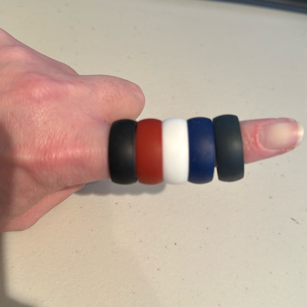Men’s silicone wedding rings